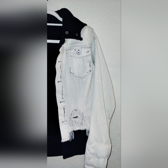 FREE PEOPLE DISTRESSED WHITE DENIM JACKET/HOODED SWEATSHIRT ~ SIZE SMALL - Picture 6 of 16